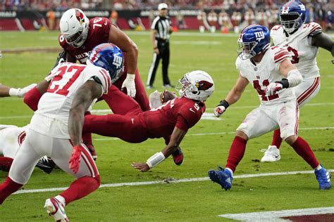 Cardinals allow big rally by Giants, blow chance for first win with coach Gannon, QB Dobbs