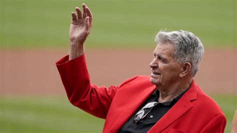 Cardinals broadcaster, World Series champ Mike Shannon dies