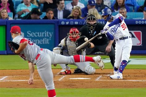 Cardinals drop another series opener, lose 7-3 to Dodgers