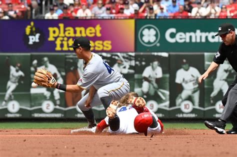 Cardinals fall in extras, lose 6-3 to Pirates