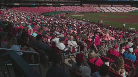Cardinals fans enjoy FOX 2's 'Weather Day' at Busch Stadium