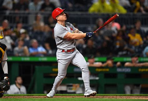 Cardinals trade Tyler O'Neill to Red Sox, acquire two pitchers