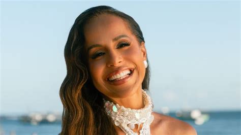 Carla cristina gameiro. .  ...