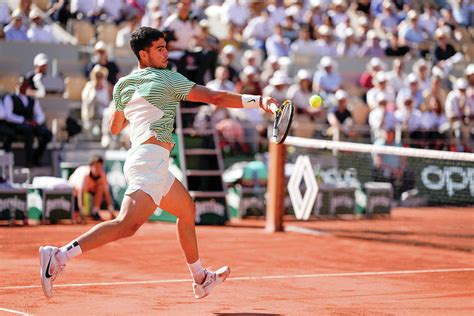 Carlos Alcaraz likes to watch replays of his best shots, faces Stefanos Tsitsipas at French Open