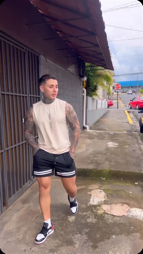Carlos05_Fit Leaks [CLIP] 🍆 34 Photos