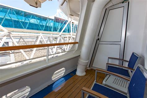 Review of Carnival Venezia deck 2 (Cabins) Cruise cabins