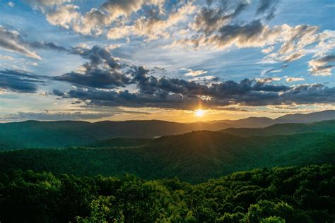 Carolina beauty. Some of the best spots for taking in the scenery include Looking Glass Rock, Mt. Pisgah and Mount Mitchell. Pisgah National Forest, North Carolina 28714, USA. Credit: Jockey’s Ridge State Park – Nags Head, North Carolina, U.S.A. by bigstock.com. 