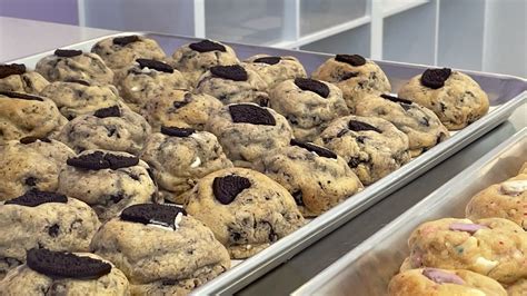 Caroline cookies. Dec 14, 2023 · BATON ROUGE, La. (BRPROUD) — A new cookie place is set to open in Perkins Rowe. Caroline’s Cookies, a sweet spot based in Lafayette, will open at 11 a.m. on Friday, Dec. 22 at 10001 Perkins Rowe. 