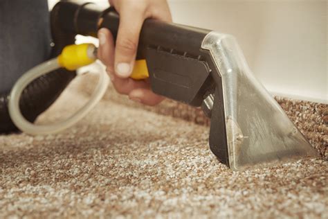 2024 Deep cleaning carpets, like any deep cleaning in the house, can take  some time. On average it can take between 30 mins and a couple of hours,  depending on the size