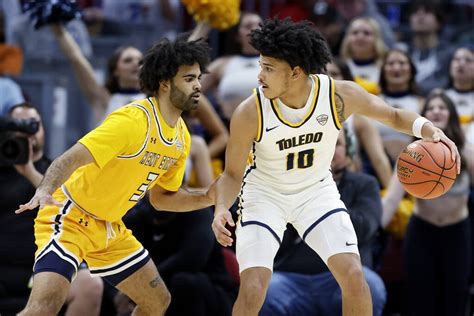 Carry scores 26, Kent State tops Toledo to win MAC tourney