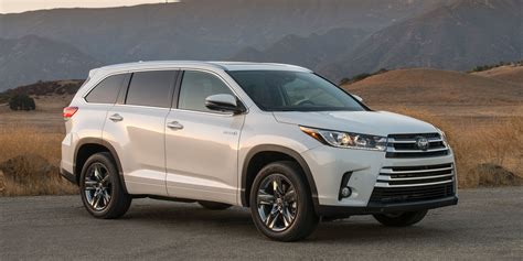 Cars with three rows. The Highlander also offers less cargo space compared to its three-row SUV competitors. Toyota provides Apple CarPlay, Android Auto and Amazon Alexa … 