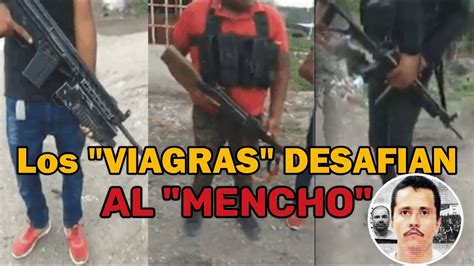 In a recent video that is as bloody as it is shocking and horrible, hitmen from La Familia Michoacana stab and skin a member of the rival CJNG cartel alive. The video began to circulate through social networks in the last two weeks, and has since been picked up by various media websites and sources. In the video, the hitmen put a knife into his .... 
