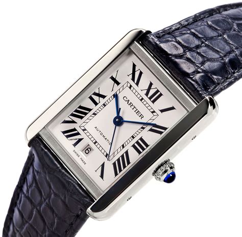 Cartier com. Ronde Louis Cartier watch, 40 mm, Manufacture mechanical movement with automatic winding, calibre 1847 MC. Case and beaded crown in 18K rose gold (750/1000) set with a blue sapphire. Sandblasted beige dial. Blued-steel sword-shaped hands. Sapphire crystal. Strap in semi-matte gray alligator leather, deployant buckle in 18K rose gold (750/1000). 