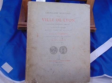 Cartulaire municipal de la ville de lyon. - Gebäudeecke als raummarkierendes element der stadtgestaltung.