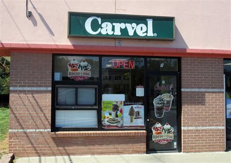 A small and ordinary ice cream shop, Carvel in Hillsb