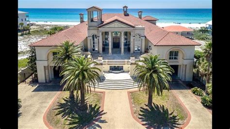This family-friendly Miramar Beach vacation home is located by the ocean, within 1 mi (2 km) of Silver Sands Premium Outlets and Choctawhatchee Bay. The Golf Garden of Destin and James Lee Park are also within 3 mi (5 km).