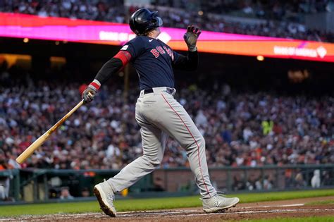 Casas, Crawford lead Red Sox past Giants 3-2