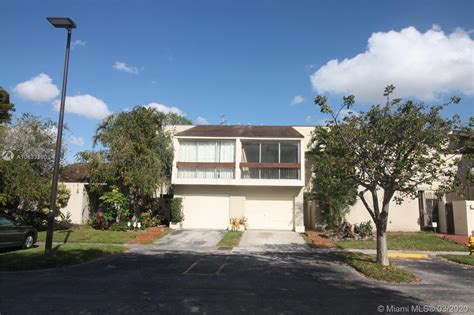Casas en venta en Miami. 412 resultados. Incluye viviendas cercan