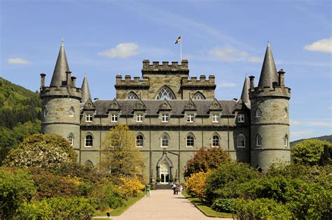 Caselt - 11am. 4pm. 5pm. Opening times for the independent museums at the castle may vary. Please note that the Royal Scots/Royal Regiment of Scotland Museum will be closed for school visits on the following dates:20 March (until 1pm); 27 March (until 1pm); 17 April (until 1pm); 1 May (all day); 8 may (until 1pm); 16 …
