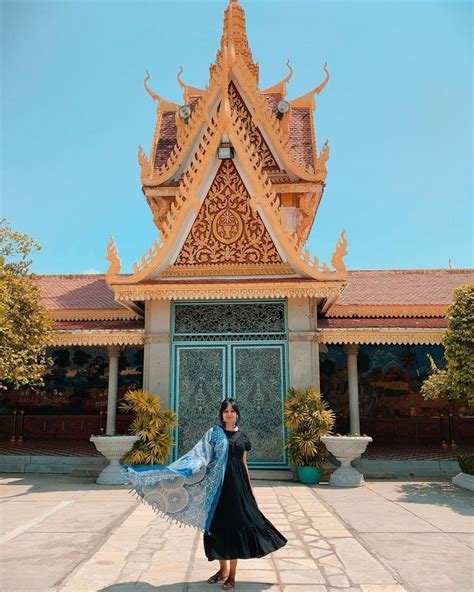 Castillo Hughes Instagram Phnom Penh