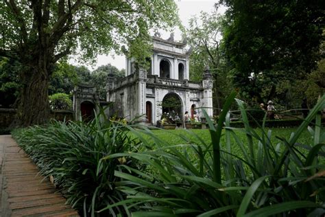 Castillo Madison Facebook Hanoi