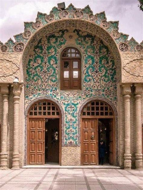 Castillo Robert Yelp Tehran