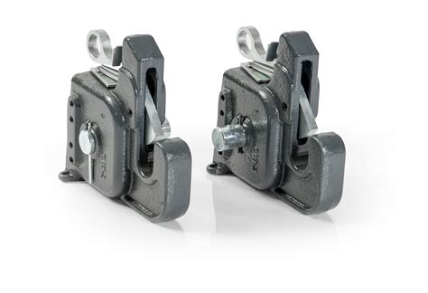 Cat 2 quick hitch.  Two spring loaded handles allow the user to remove the quick hitch...