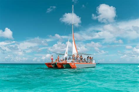 Catamaran Charter in Aruba Book Online from 449