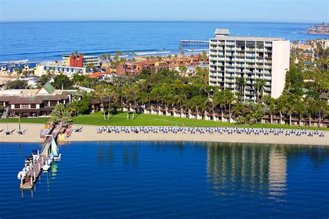 Catamaran resort san diego. The Catamaran Resort Hotel & Spa is central to Mission and Pacific beaches. Just a four-minute walk away is World Famous , a wildly popular beachside restaurant. They’re open … 