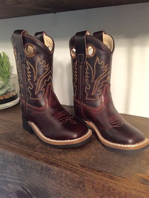 Cavender boots. Tony Lama Men's Sienna Brown and Black Rafter C Wide Square Toe Cowboy Boots - Cavender's Exclusive Original Price $349.99 $299.99. Anderson Bean Men's Black Pirarucu Wide Square Toe Exotic Cowboy Boots $619.99. Anderson Bean Mens' Natural Brahma Bison and Blue Hybrid Square Toe Cowboy Boots $429.99. Abilene Women's … 