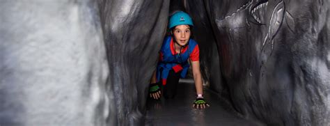 Caving, mining and potholing Girlguiding