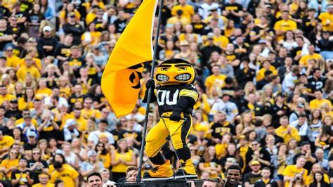 Watch college football on CBS Sports Network: Week 8 Dean Straka • 4 min read Bottom 25: Indiana, Vanderbilt enter the rankings. 