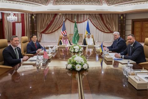 Ceasefire Deal (US & Iran) and Hormuz Reopened: What It Means for the Middle East (2026)