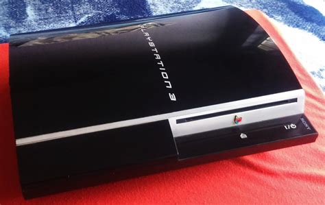 This is the original 'Fat" version of the PS3. . Cechk01