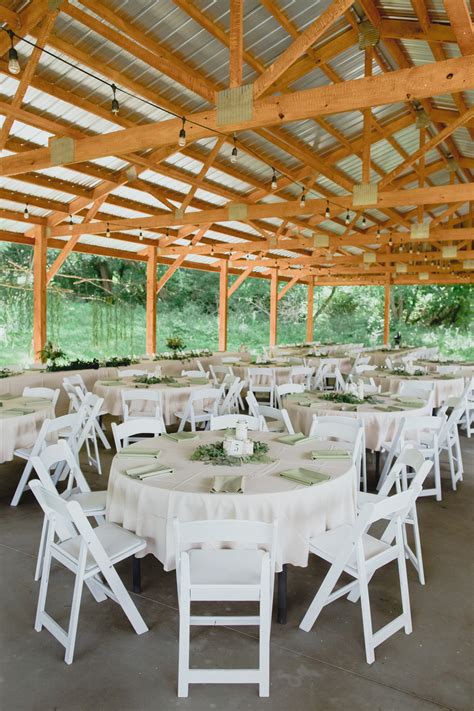 Cedar Creek Barn & Farm Wedding Venues