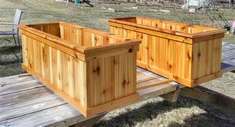 Cedar flower boxes. To give the planter its compound angle look everything is cut at 10-degrees. This looks complex, but can be easily done on the miter saw or table saw. The front ... 