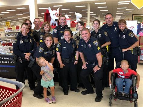Cedar rapids police department. Dec 7, 2017 ... What a job when you are able to help kids in the community. Join us next Christmas season by applying to be a police officer: ... 