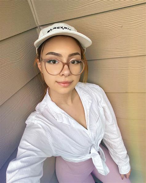 Celaine’s ASMR (@celainesasmr) • Instagram photos and videos