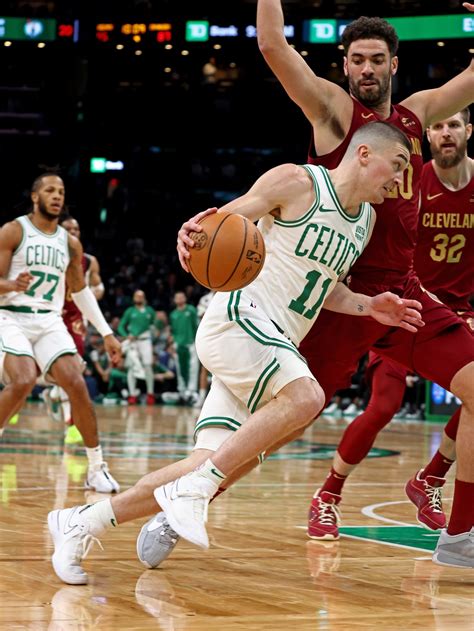 Celtics hold composure late to hold off Cavs, sweep two-game series