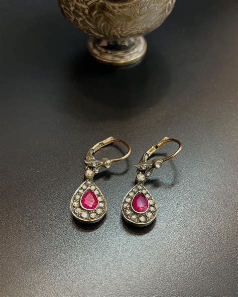 Cem Küpe Profiles Facebook.