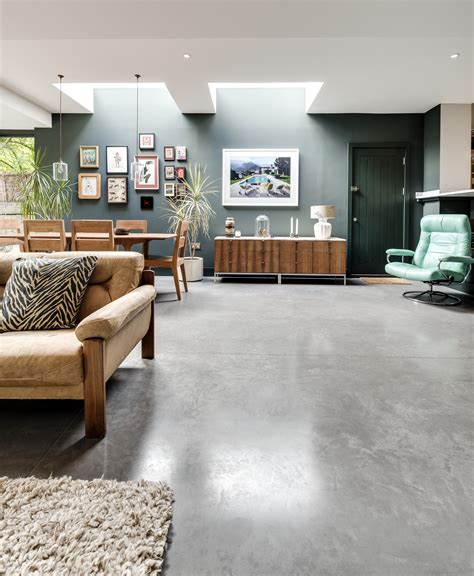 Cement floors in house. The cost to stain concrete flooring will cost anywhere from $400 to $2,900 for a typical 200-square-foot room. One gallon of concrete stain costs between $35 to $80 on average. You’ll need ... 