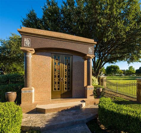 Cemetery dallas tx.  The cemetery features private burial estates Restlan...