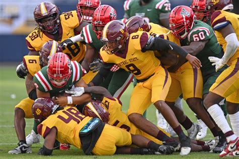 Central State beats Mississippi Valley State 24-21 in the return of the Chicago Football Classic