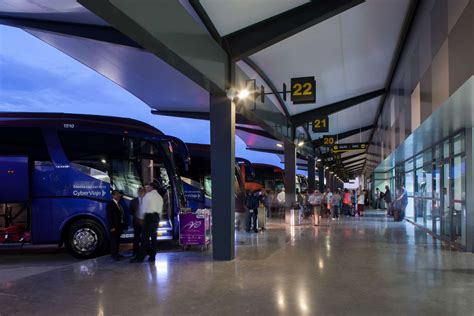 La forma más popular para viajar de Morelia a Ciudad de México es con Estrella Blanca Elite. 4 horas 30 minutos. Compara y Encuentra el Mejor Precio en tus Boletos Autobús de Morelia a Ciudad de México Compra tus Boletos en línea.. 