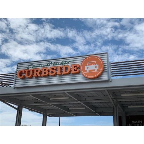 Central market curbside. Feb 28, 2019 · Foodies will soon get a faster fix at Central Market in Southlake. The gourmet grocer will add curbside pick-up services in late 2019, having received unanimous Southlake City Council approval in January. Located in the Shops of Southlake retail center, the supermarket chain specializes in gourmet, organic and craft food and beverages—everything from house-made salads 