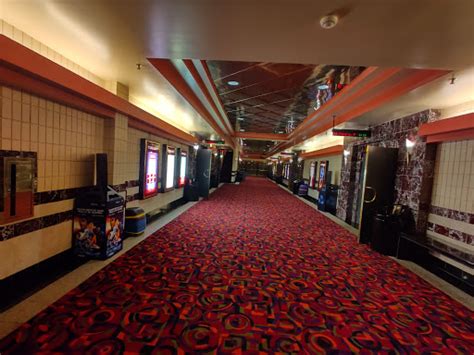  Great theater. Weekdays, even in the evenings after 6pm, movies are $7 and only $9.50 for 3D. Upvote 7 Downvote. SunchallaJ May 19, 2019. Been here 25+ times. The seating is still good because you do not have to purchase your tickets to reserve seats and they have a variety of specialty foods available to buy besides popcorn, pizza and hotdogs. . 