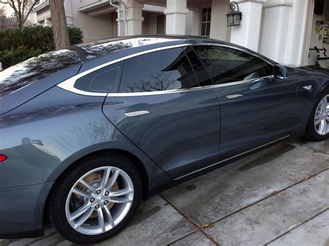 Ceramic car tint. Premium tints can go up to $500. Sedans: Standard tints range from $200 – $300. Premium variants like carbon, metalized, and ceramic tints can range from $400 – $600. SUVs and Pickups: Given their larger size, prices usually start around $300. Trucks and Buses: These don’t have a standard rate due to varying window counts. 