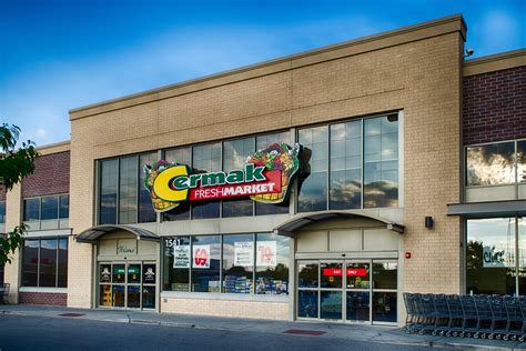 A Cermak grocery store in Milwaukee is closed