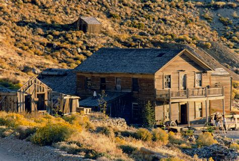 Cerro gordo ghost town. In the 1910s, the town enjoyed a brief second boom when zinc was discovered in the hills, but by 1938, the last resident left, and Cerro Gordo sat still on the mountain, uninhabited for more than ... 