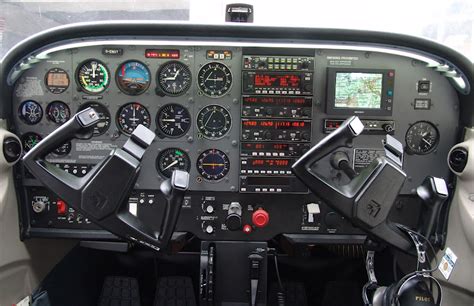 Cessna 172 h manuale di servizio. - Training manual for south african correctional officers.
